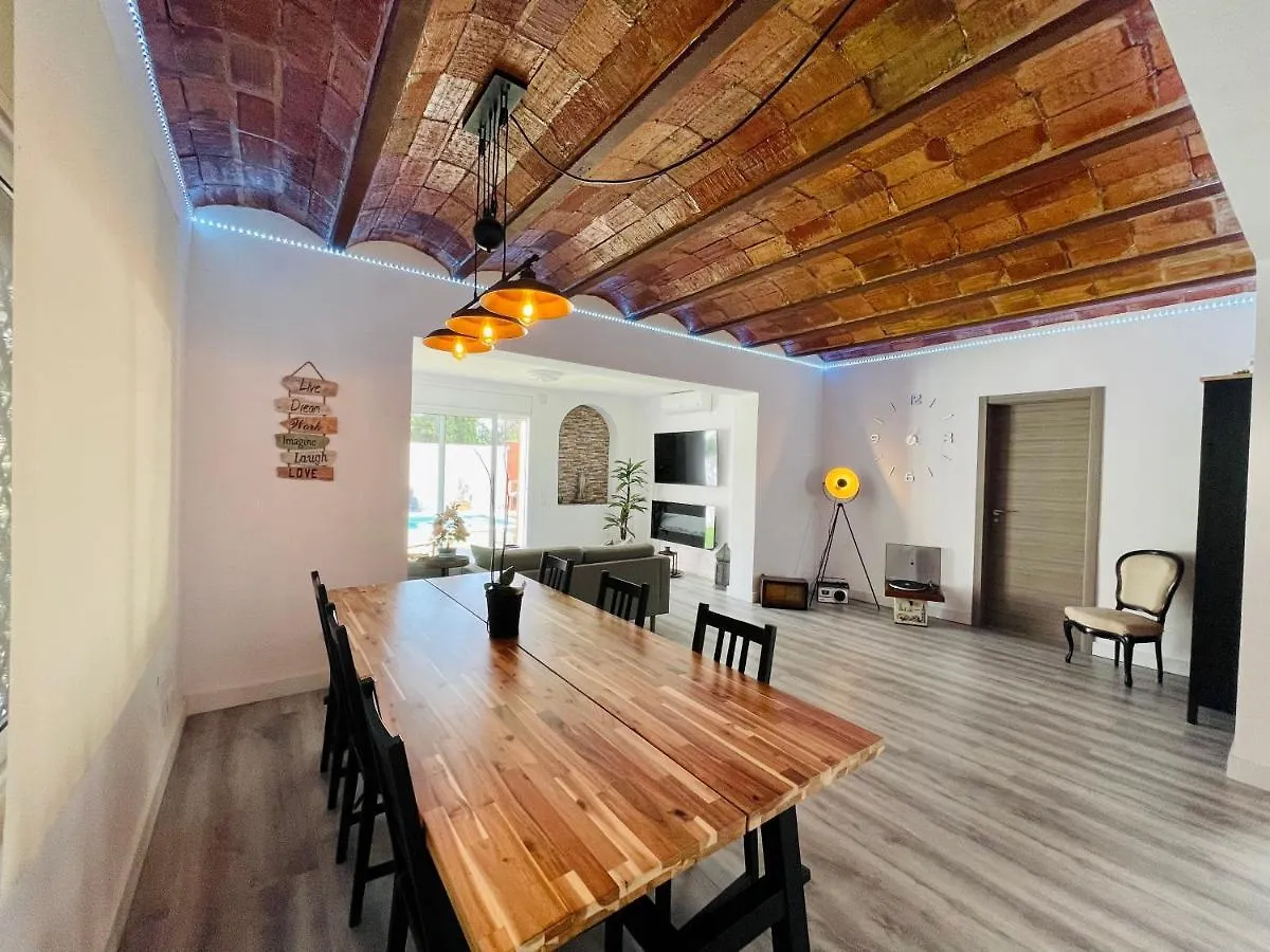 Villa Paradise, Urban Oasis By -Toprentalsbarcelona- Esplugues de Llobregat 0*,  Španělsko