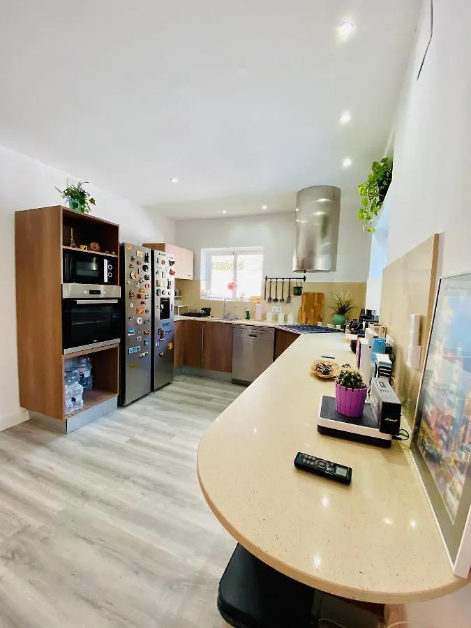 Villa Paradise, Urban Oasis By -Toprentalsbarcelona- Esplugues de Llobregat 0*,  Spain