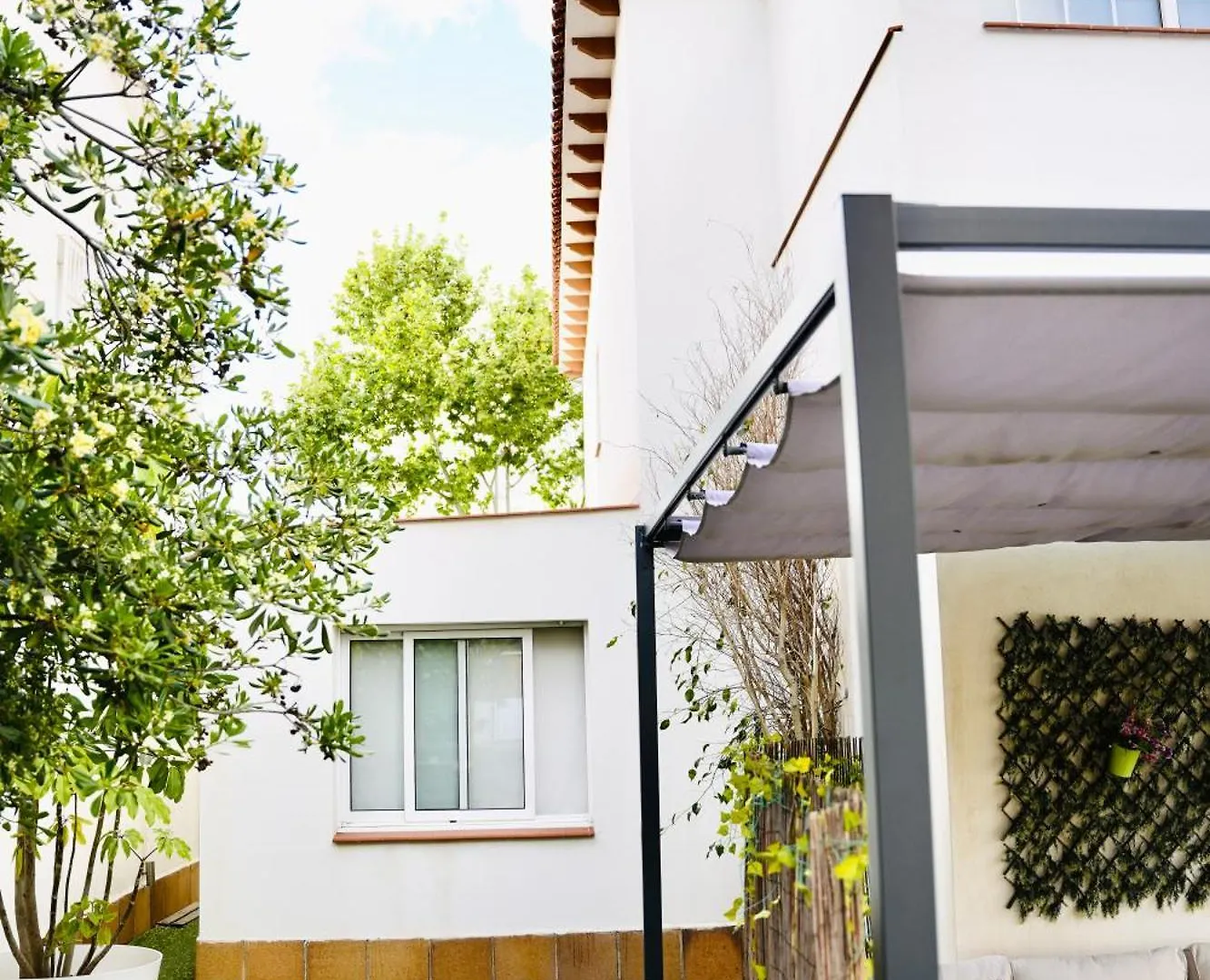 Villa Paradise, Urban Oasis By -Toprentalsbarcelona- Esplugues de Llobregat Spain