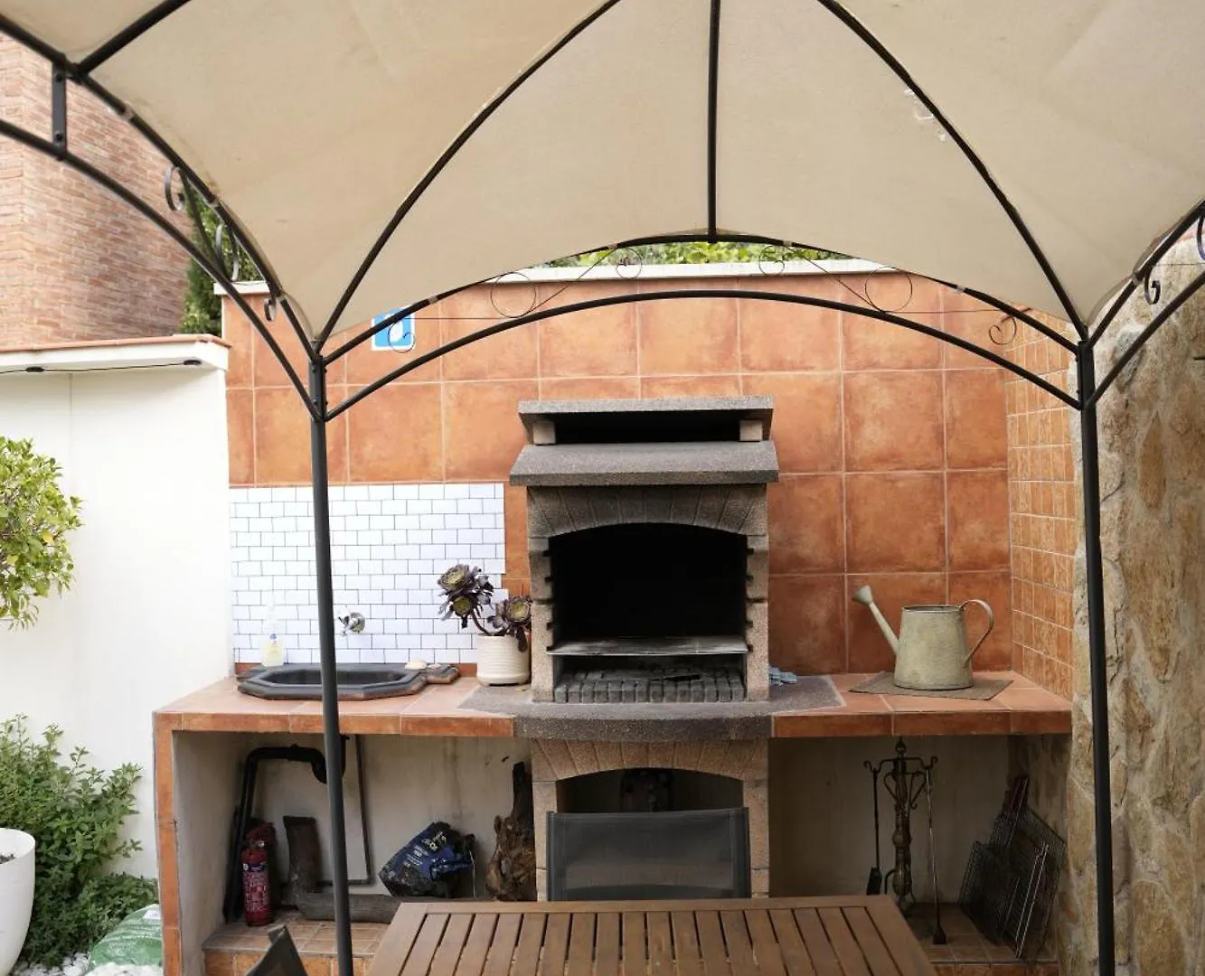 Villa Paradise, Urban Oasis By -Toprentalsbarcelona- Esplugues de Llobregat 0*,  Spain